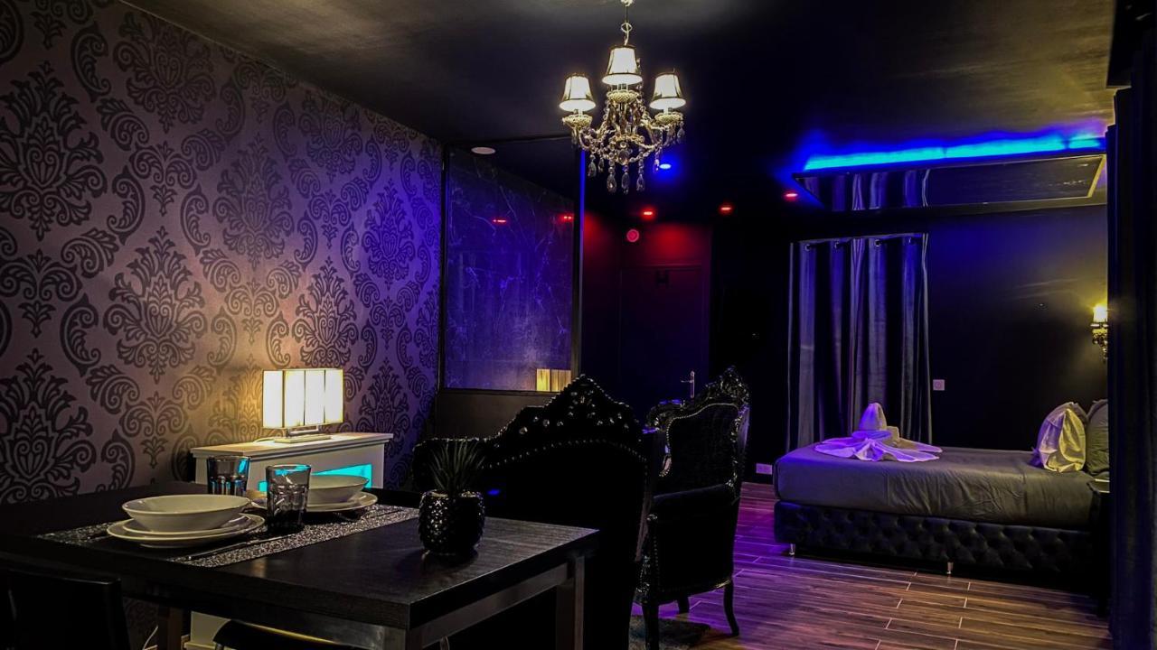 Nouveau - Luxure - Secret Suite - Jacuzzi Melun Buitenkant foto