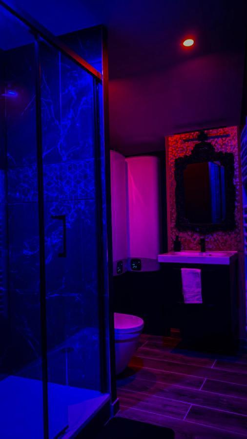Nouveau - Luxure - Secret Suite - Jacuzzi Melun Buitenkant foto